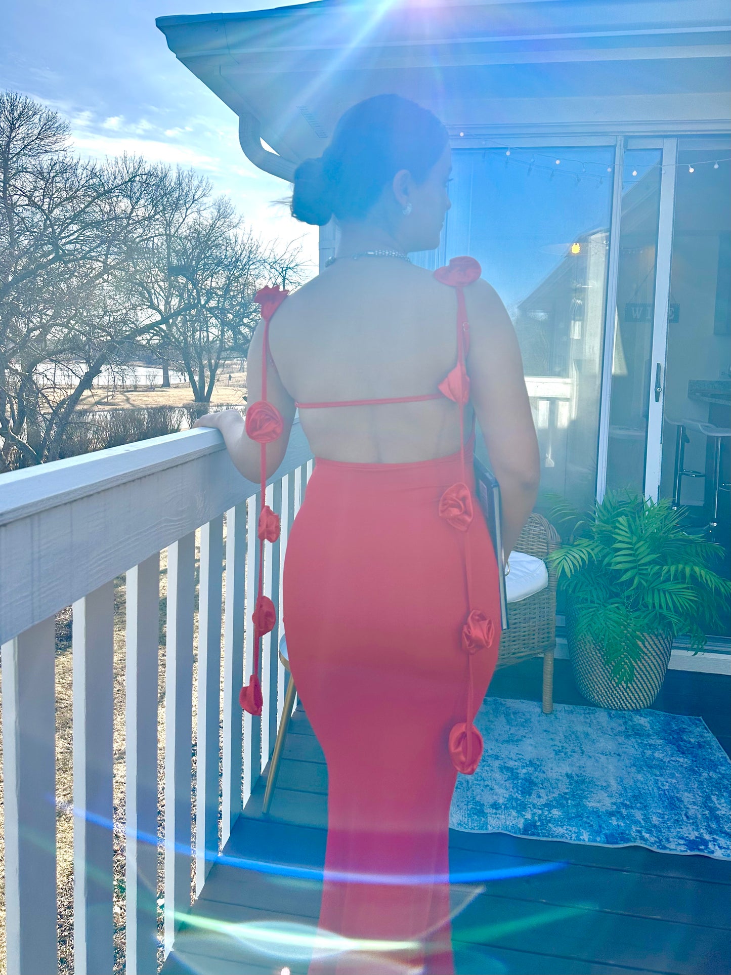Backless floral accessorized bodycon maxi dress