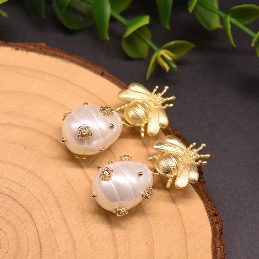 Queenbee pearl inlay zircon drop earrings